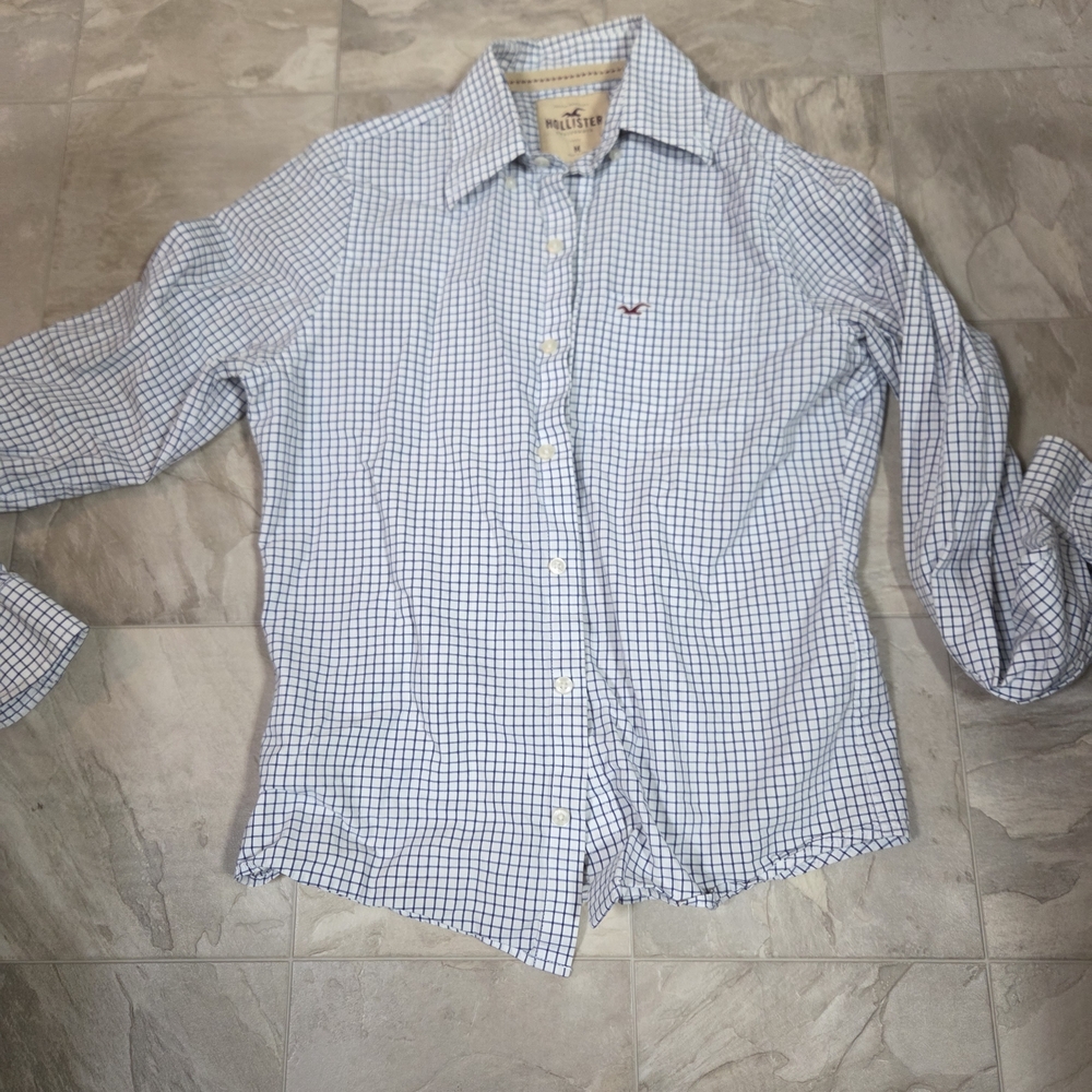 Hollister Men's Blue and White Checked Button-Down Shirt